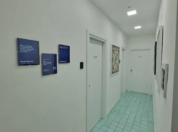 Herculaneum Ruins 4*